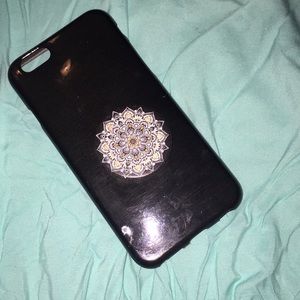 Plain black I phone 6s case includes pop socket